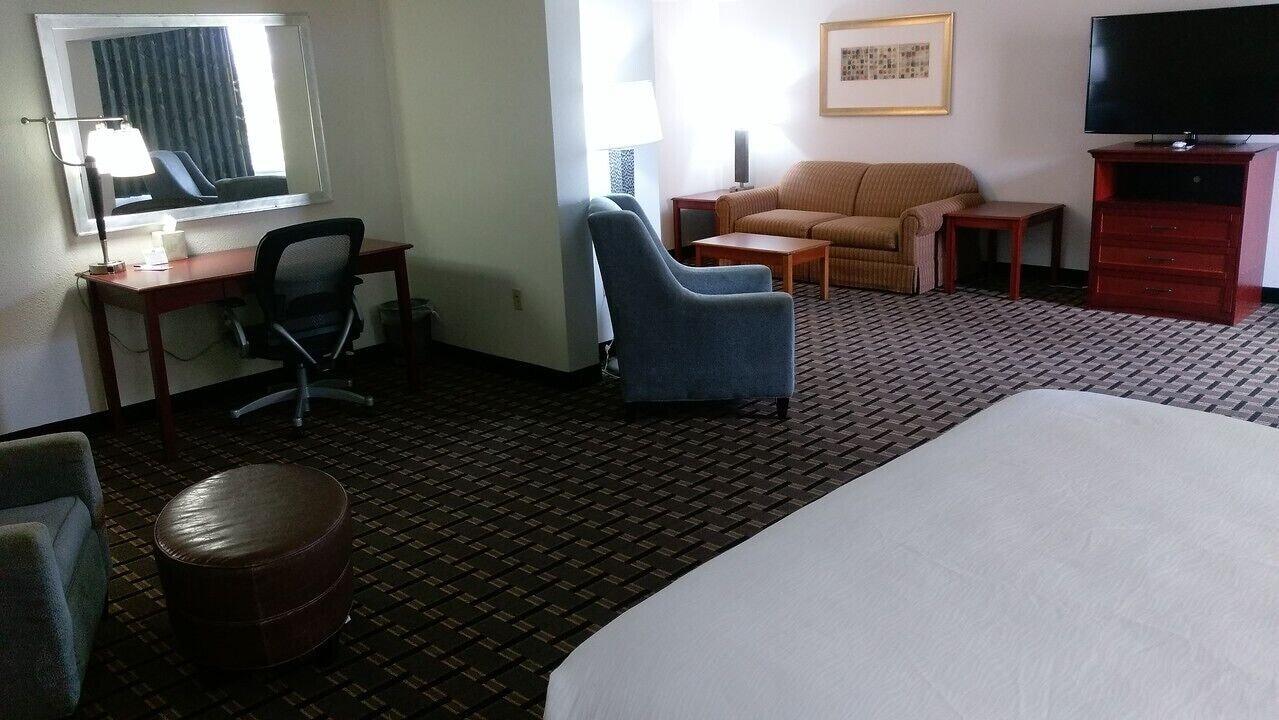 C3 Hotel And Convention Center Hastings Eksteriør bilde